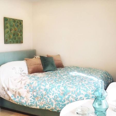 Emerald Mini Suite:Your Deluxe Studio In Kalamaria سالونيك المظهر الخارجي الصورة