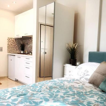 Emerald Mini Suite:Your Deluxe Studio In Kalamaria سالونيك المظهر الخارجي الصورة