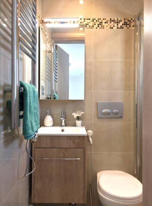 Emerald Mini Suite:Your Deluxe Studio In Kalamaria سالونيك المظهر الخارجي الصورة